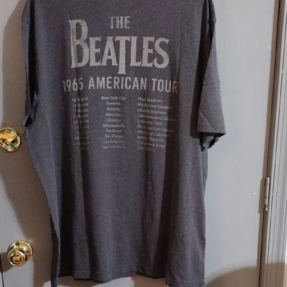 The Beatles Classic And Avantgarde 1965 American Tour Black Tee Shirt - Picture 4 of 4